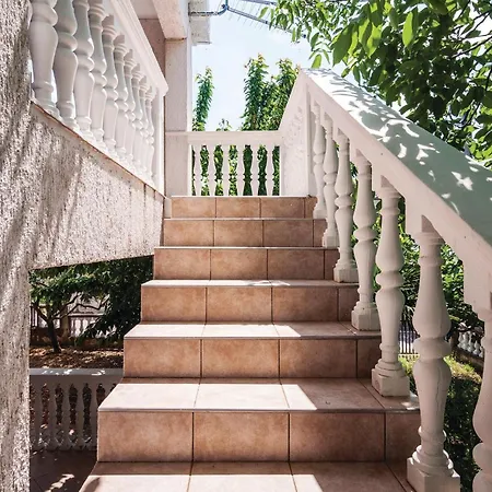 شقة Two-bedroom In *